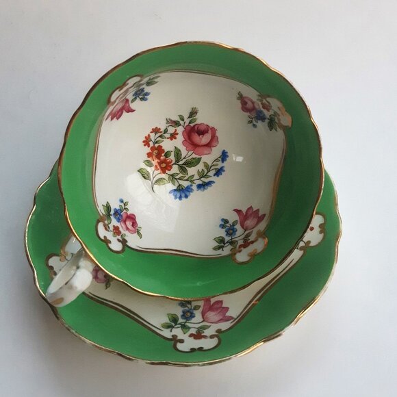 Aynsley Emerald Green Flowers Roses B3052 Pattern Teacup & Saucer England 1930s - Picture 2 of 12